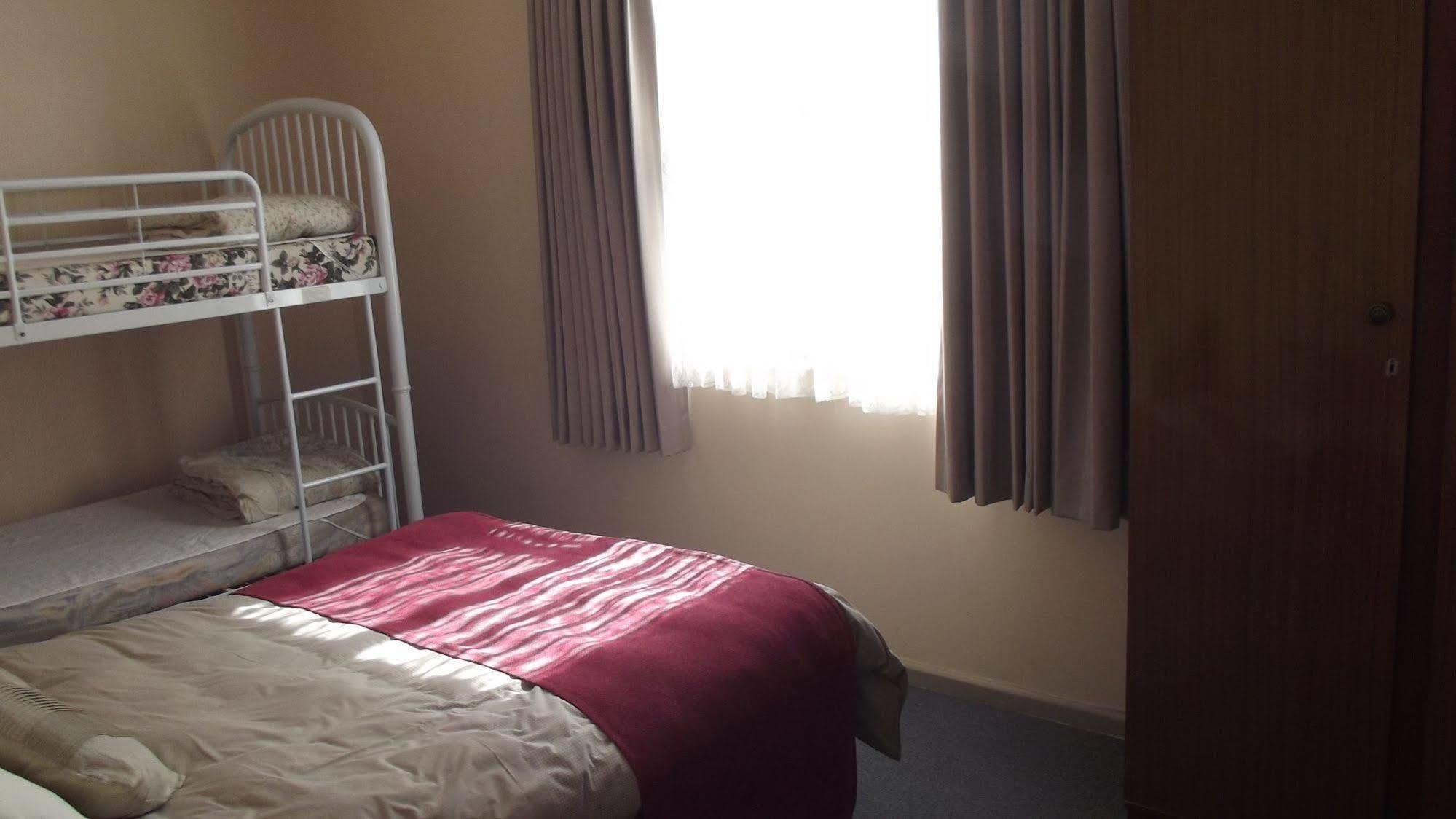 Lakes Entrance Holiday Units Экстерьер фото
