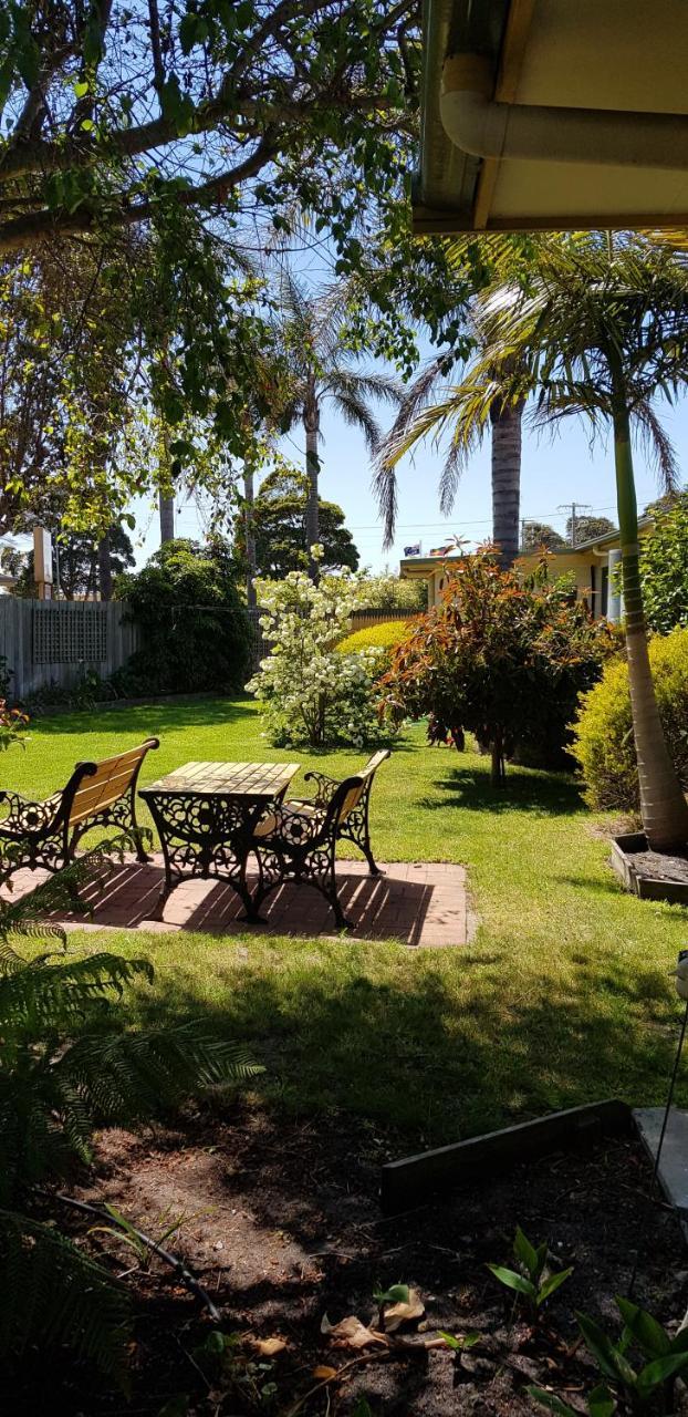 Lakes Entrance Holiday Units Экстерьер фото